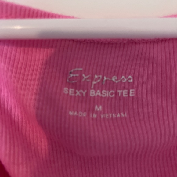Express sexy basic tee - Picture 3 of 3